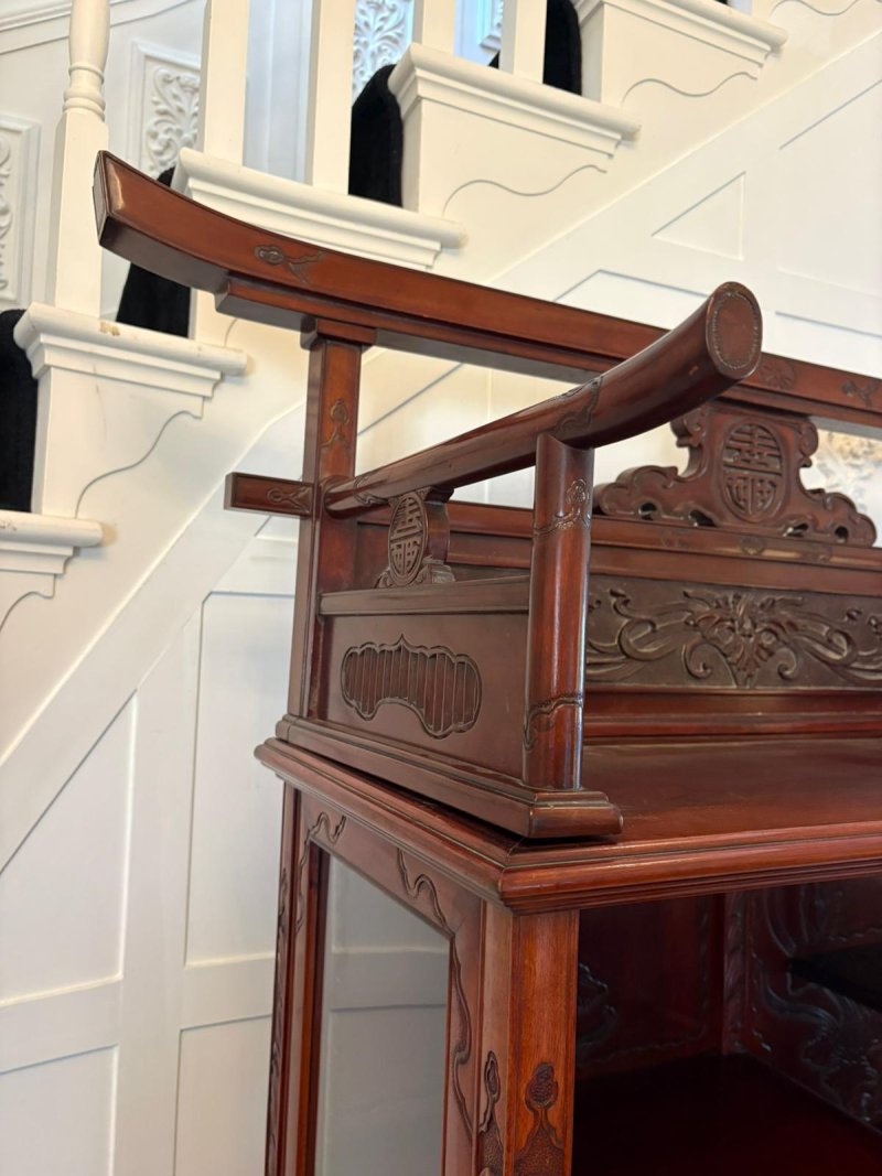 Fabulous Antique Japanese Red Lacquer Hardwood Display Cabinet - Image 5